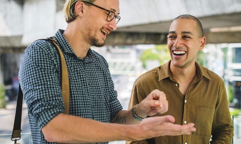 Lifestyle shot representing Urbness as an independent streetwear reseller, committed to transparency regarding our business model and brand affiliations.
